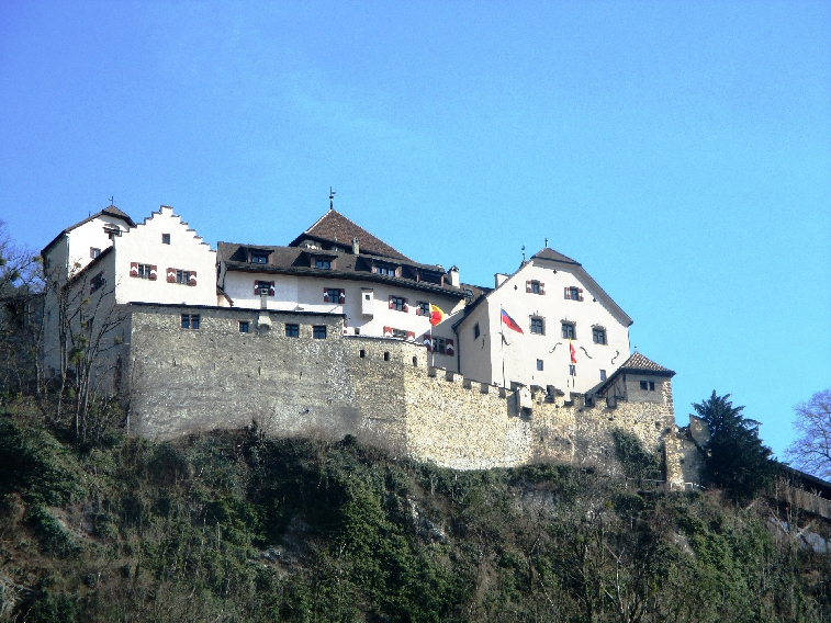 The Grüschaweg Trail: Vaduz Castle and legends in Liechtentstein