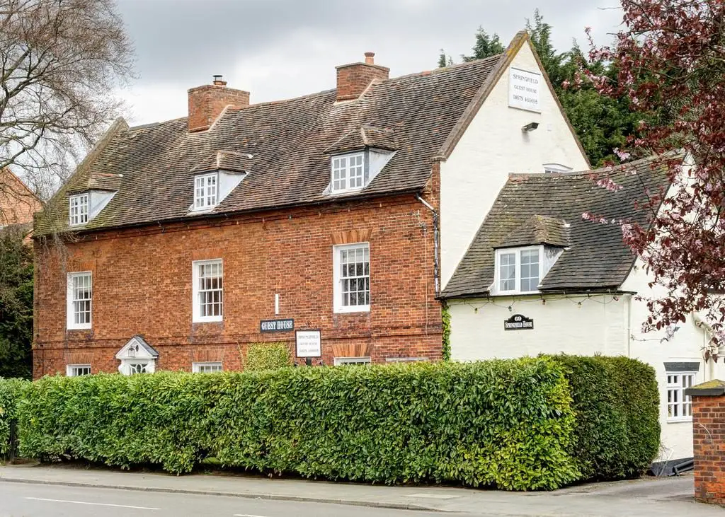 Springfield House **** Touching Nature